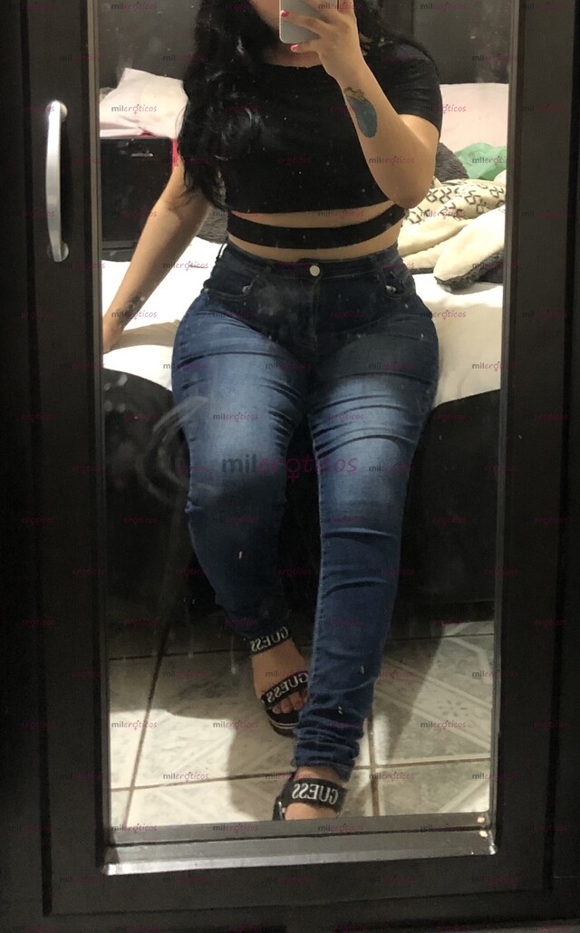 FOTOS DE PEQUEÑA DELICIOSA HUMEDITA ESTRECHITA ESPERANDOTE