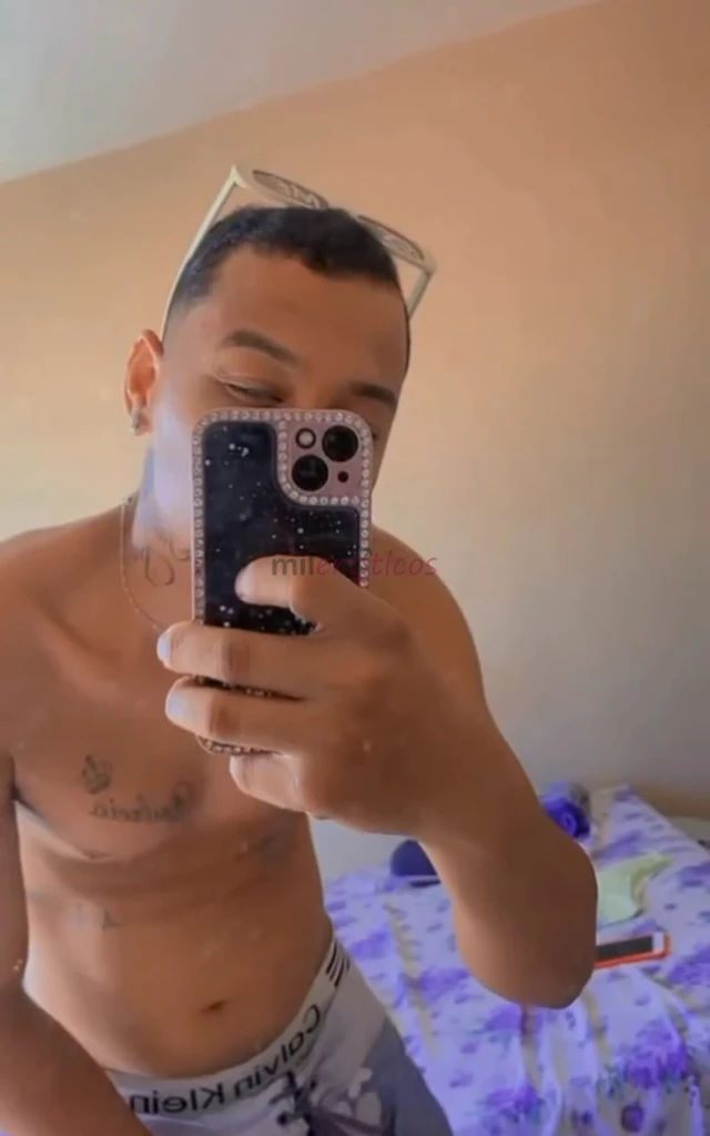 Ola meu nome e lucas tenho 25 anos sou um novinho ainda quem gosta de carinha assim novinho vamos conversar e acertar aproveitar o nosso momentos acor...