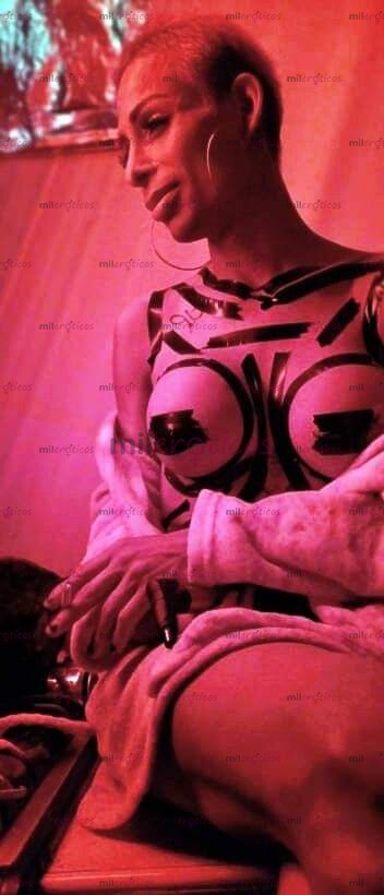 FOTOS DE NAYROVII CHICA TRANS DE BUEN CUERPO DOTADA