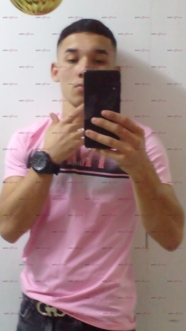 FOTOS DE CHICO VARONIL , CALIENTE DISPUESTO A PASARLA BIEN .