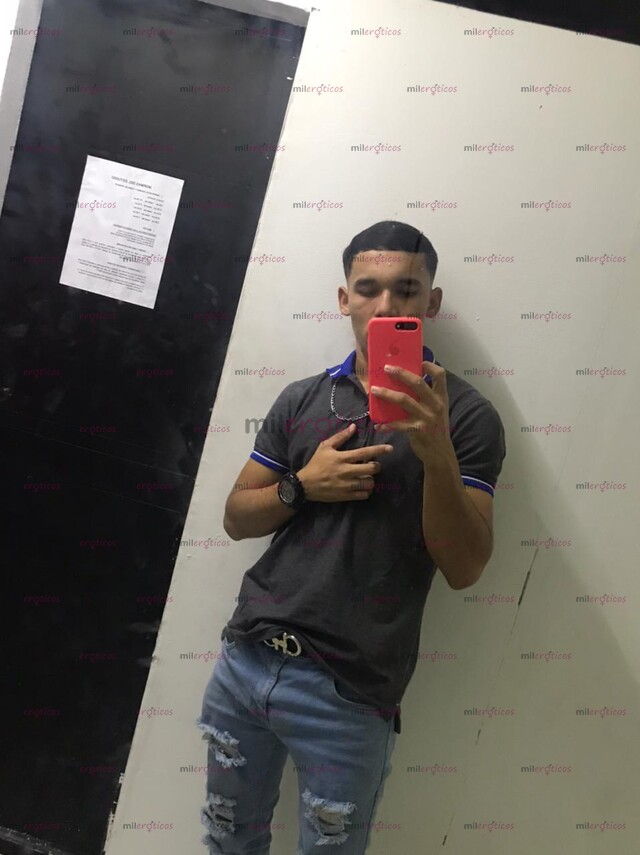 FOTOS DE CHICO VARONIL , CALIENTE DISPUESTO A PASARLA BIEN .