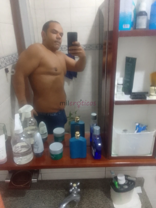 173 de altura forte saliente 105 kilos atendo casais e homens passivos amo sexo peco sigilo e dou muito sigilo e respeito e com mulheres nao tenho res...
