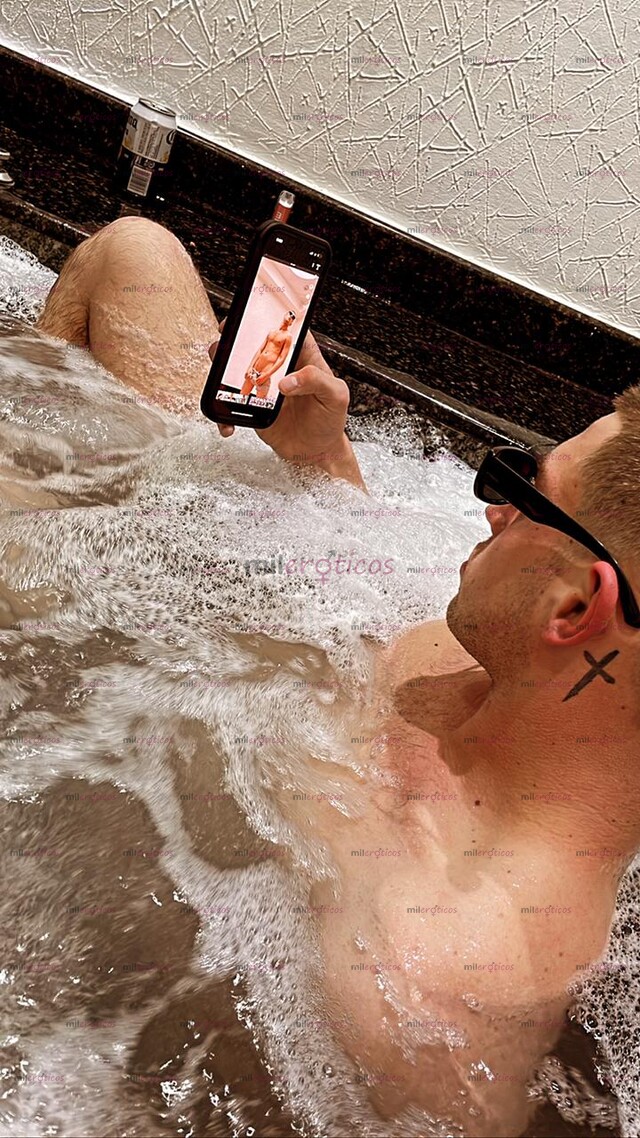 FOTOS DE MR. BLANCO RECIÉN LLEGADO DE N.Y. CON 22 CM PARA TI.