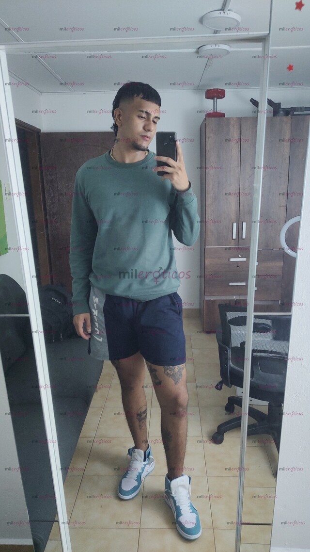 FOTOS DE BISEXUAL CALIENTE LECHERO DISPUESTO A TODO