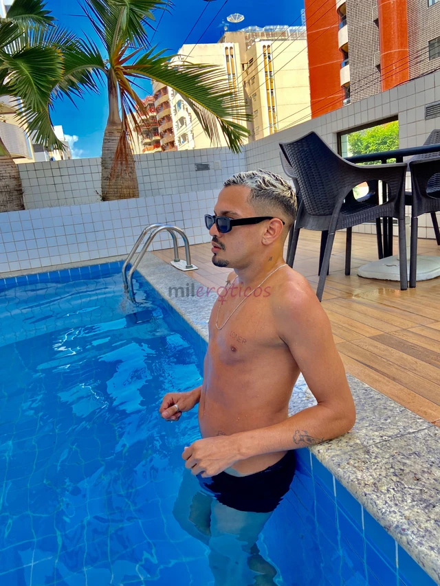 Alysson conhecido como a febre do sexo primeira vez na cidade sou uma otima companhia gosto de filmes ir a restaurantes e gosto de muitos esportes 23...