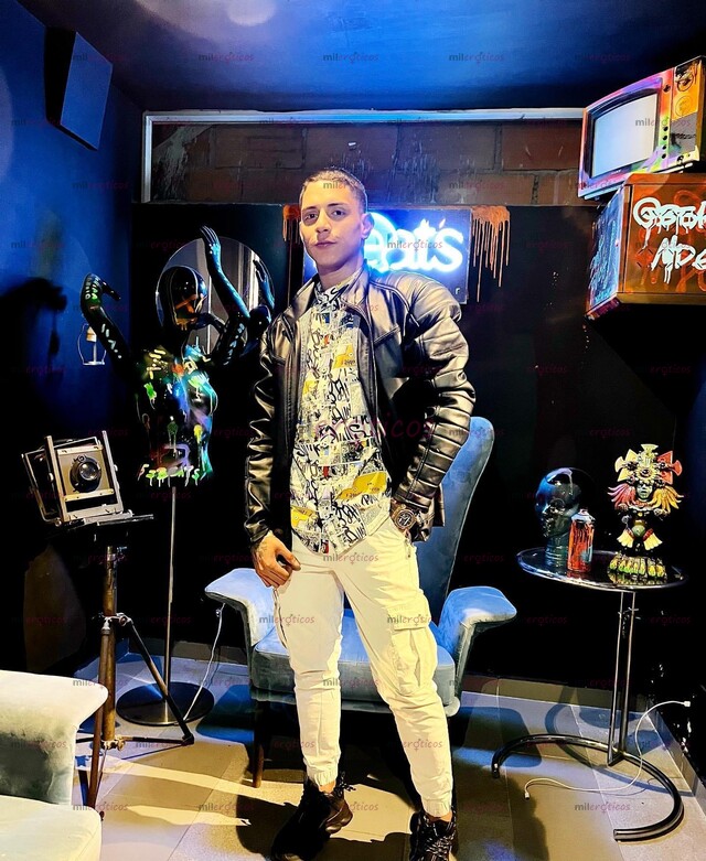 FOTOS DE POLLO SERIO Y DISCRETO VERGA CURVA TALLADORA LECHERO