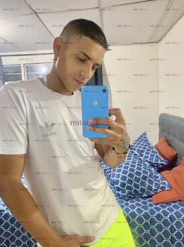 FOTOS DE POLLO SERIO Y DISCRETO VERGA CURVA TALLADORA LECHERO