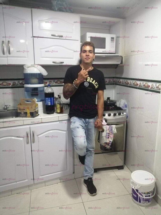 FOTOS DE ACTIVO MORBOSO , ROMPE CULO CON TOTAL DISPONIBILIDAD