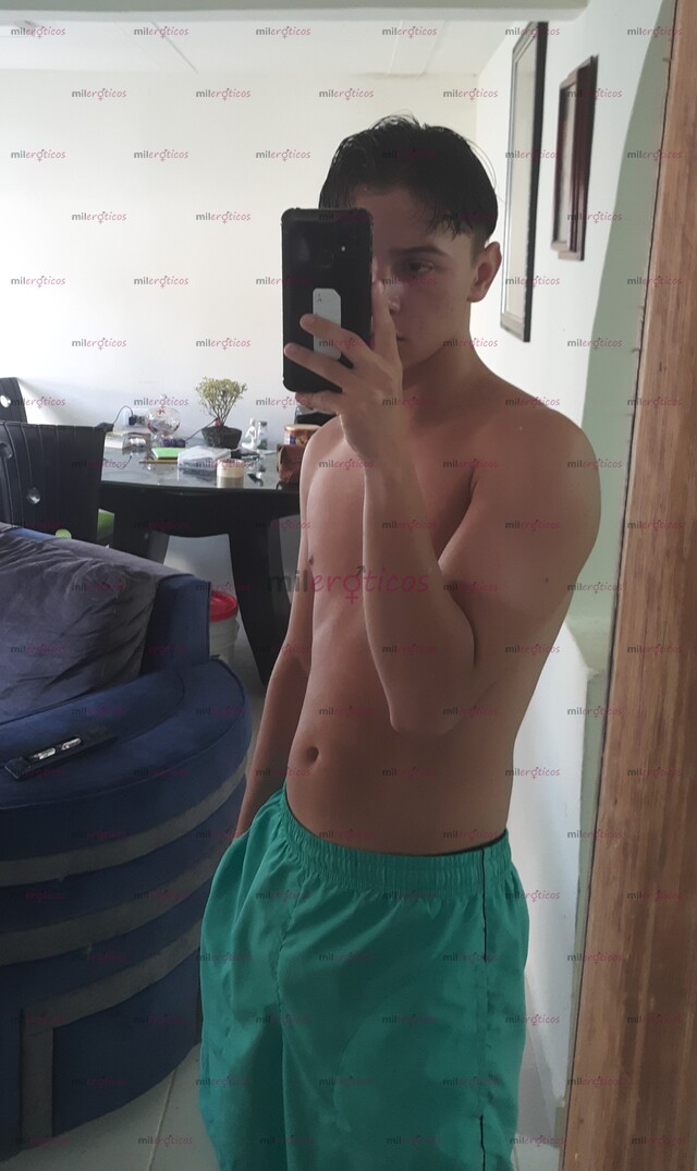 FOTOS DE CHICO VERSATIL Y AMABLE DISPUESTO A COMPLACER