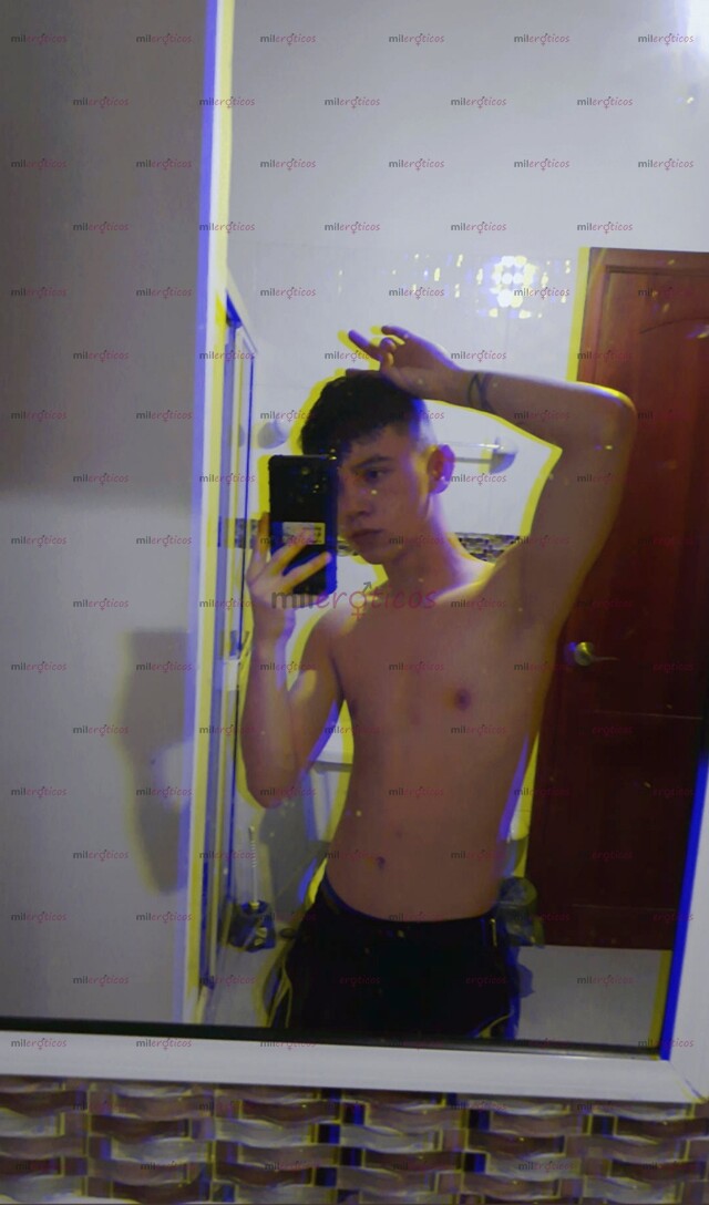 FOTOS DE CHICO VERSATIL Y AMABLE DISPUESTO A COMPLACER