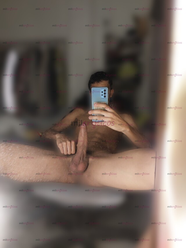 FOTOS DE VERGON MORENO DE 1.96 TE COJE RICO 20 CM