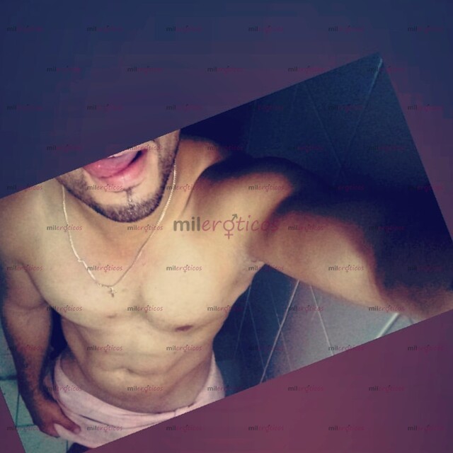 FOTOS DE SOY UN CHICO BIEN CALIENTE Y BIEN DOTADO AMOR