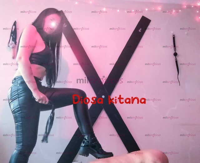 FOTOS DE FEMDOM, LLUVIAS, FETICHES, BDSM, DOMINATRIX REAL