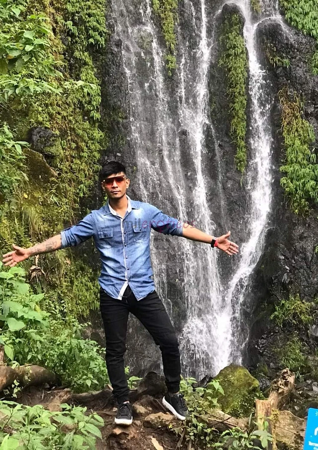 Soy un joven super dotado de mente abierta super amable y varonil tengo apartamento privado en el centro de vina professional en masajes relajante y e...