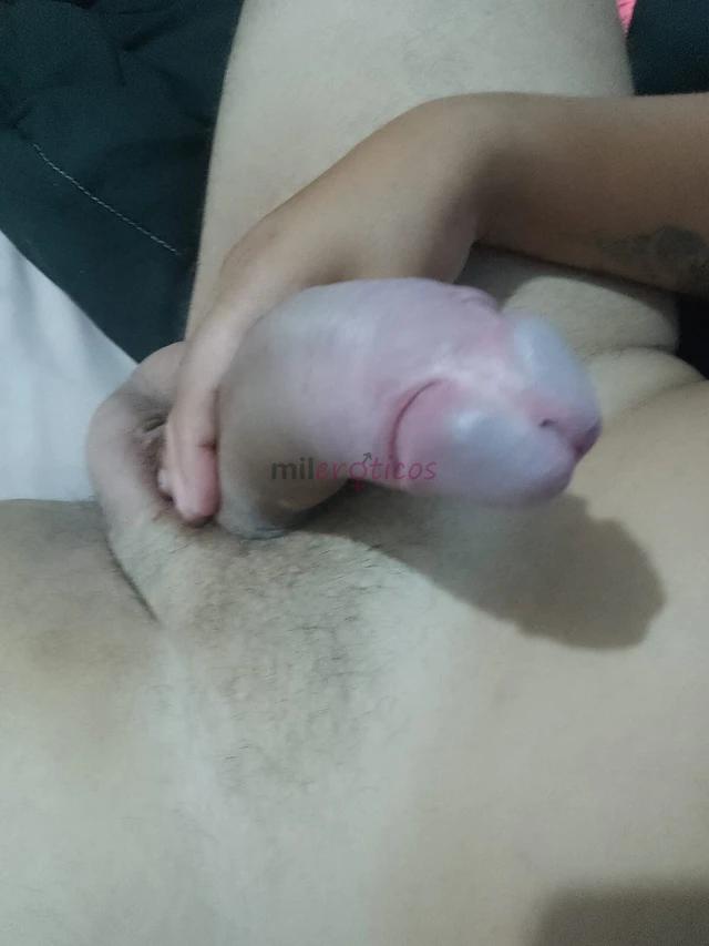 Moreno alto 1 89 pau bem grosso 21 cm cheio de leite sem frescura pronto para realizar seus fetiches com uma trepada bem gostosa e com arreto bem gost...