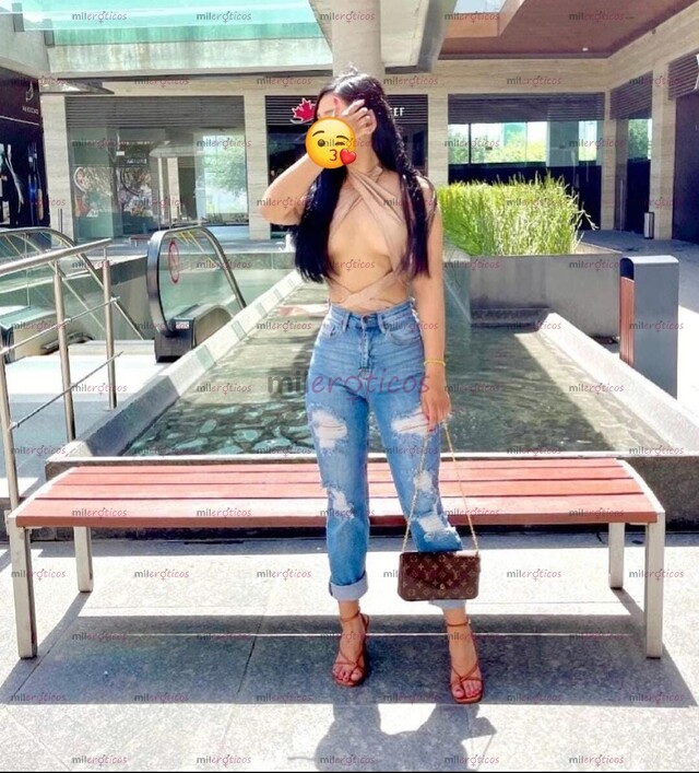 FOTOS DE EVELYN, UNA NIÑA DE CASA PROBANDO COSAS NUEVAS NUEVA EN EL AMBIENTE.