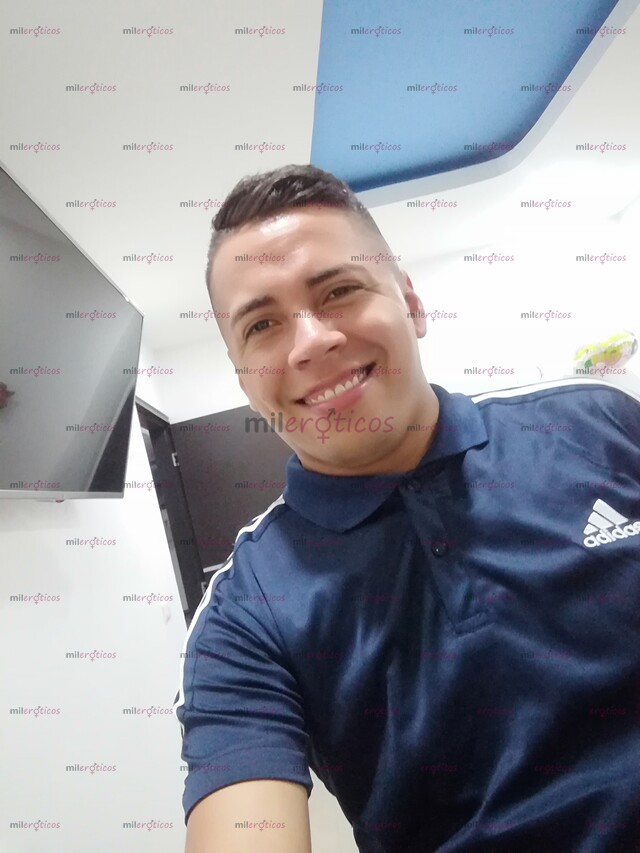 FOTOS DE MORENO ARDIENTE CON GANAS DE CUMPLIR TUS FANTASIAS