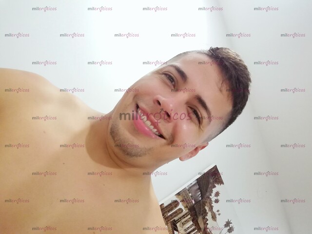 FOTOS DE MORENO ARDIENTE CON GANAS DE CUMPLIR TUS FANTASIAS