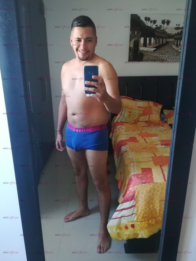 FOTOS DE MORENO ARDIENTE CON GANAS DE CUMPLIR TUS FANTASIAS