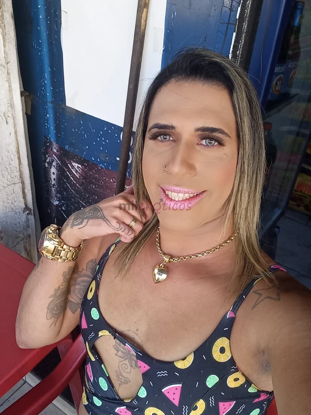 Sou a leandra uma gata trans gostosa que adora levar pau e leitada no cu tenho coxas definida e bum bum guloso atendo todo o rj em moteis e tambem ten...