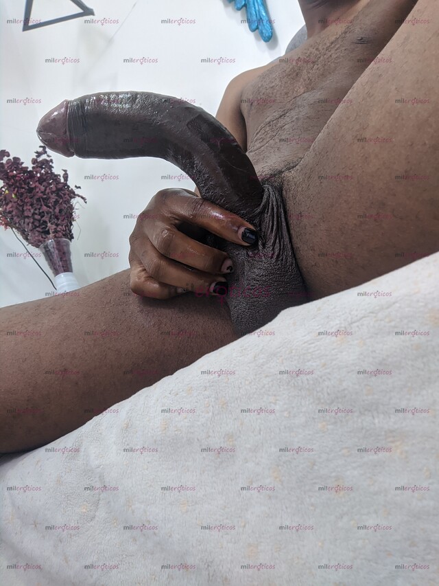 FOTOS DE SOY UN NEGRO DOTADO CON UN PENE DE 24 CM PARA TU DISPOSICIÓN