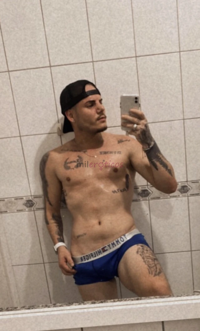 Ola me chamo apolo ferraz sou um acompanhante pra quem tem bom gosto e procura momentos inesqueciveis tenho 1 75 cm e 28 anos se quiser mais informaco...
