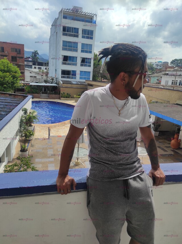 FOTOS DE HOLA AMORES QUE TAL SOY ANDREW CHICO EDUCADO Y BIEN DOTADO