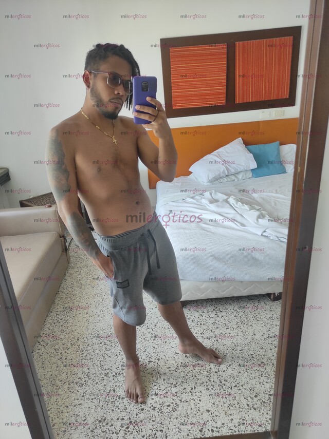 FOTOS DE HOLA AMORES QUE TAL SOY ANDREW CHICO EDUCADO Y BIEN DOTADO