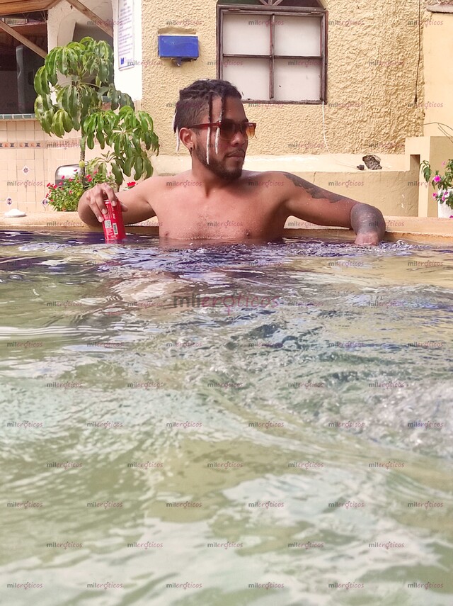 FOTOS DE HOLA AMORES QUE TAL SOY ANDREW CHICO EDUCADO Y BIEN DOTADO