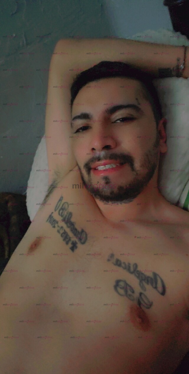 FOTOS DE CRISTIAN GONZALEZ CHAVO CACHONDO DISPONIBLE PARA TI