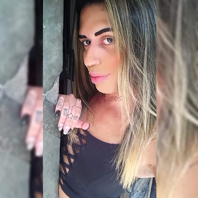 Sou a gata mais gostosa do site que adora dar o cuzinho mais antes eu deixo a pica toda babadinho pra depois enfiar no meu cuzinho sou loira coxas gro...