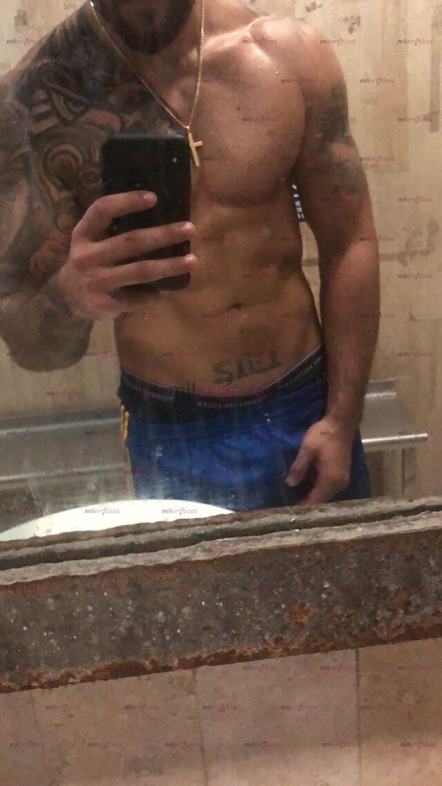 FOTOS DE !!!!!!!!!!!!!!!!!!!!GIGOLO HETERO EXTRANJERO!!!!!!!!!!!!!!!!