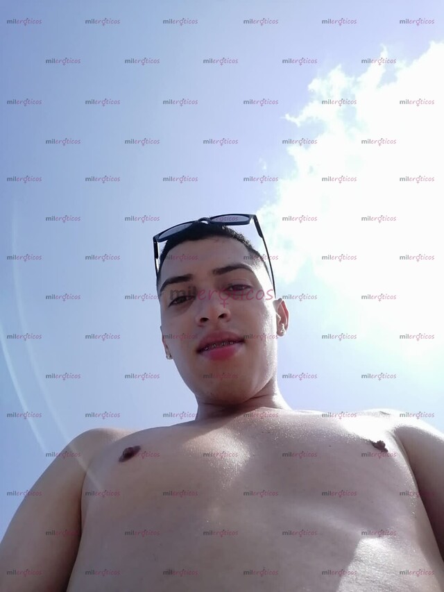 FOTOS DE ACTIVO DOTADO COMPLACIENTE POLLA GRUESA 20 CM DE PLACER JUGOSA