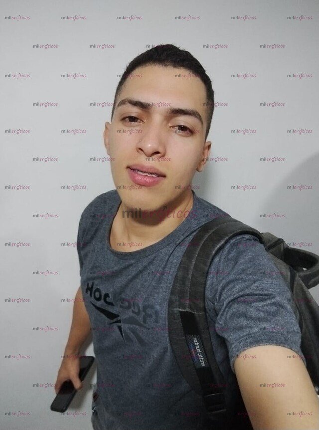 FOTOS DE ACTIVO DOTADO COMPLACIENTE POLLA GRUESA 20 CM DE PLACER JUGOSA