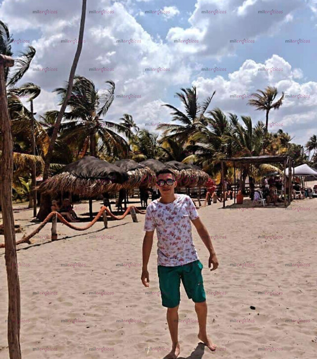 FOTOS DE ACTIVO DOTADO COMPLACIENTE POLLA GRUESA 20 CM DE PLACER JUGOSA