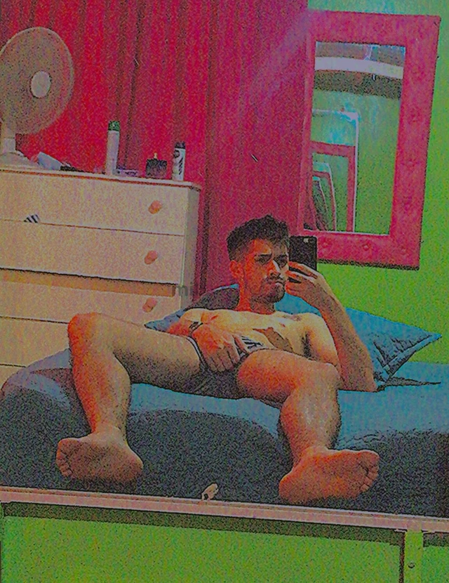 James en tu ciudad por pocos dias chico varonil discreto disponible para complacerte con un excelente servicio super higienico limpio simpatico y atra...