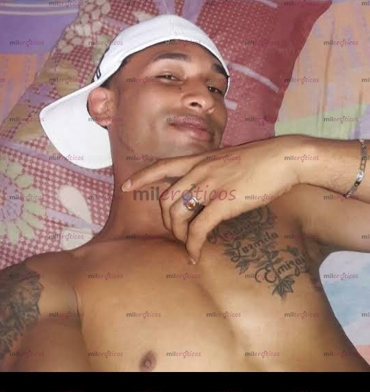 FOTOS DE MORENO DE 1.79 DE ESTATURA CON 22CM DE PLACER.