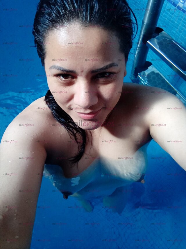 FOTOS DE HERMOSA MORENA, DISPUESTA A COMPLACERTE LLÁMAME