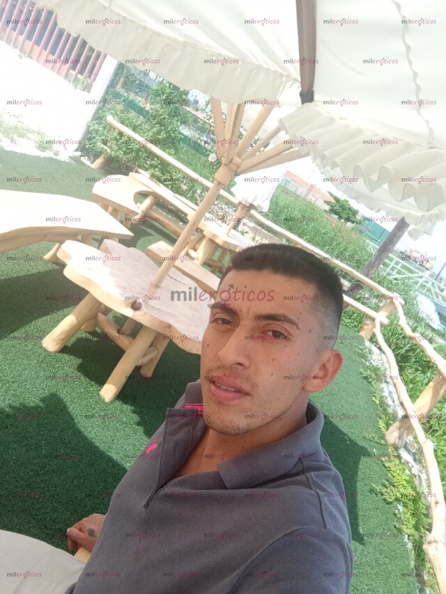 FOTOS DE ANDRÉS POLLO ARDIENTE HOT Y MUY COMPLACERTE