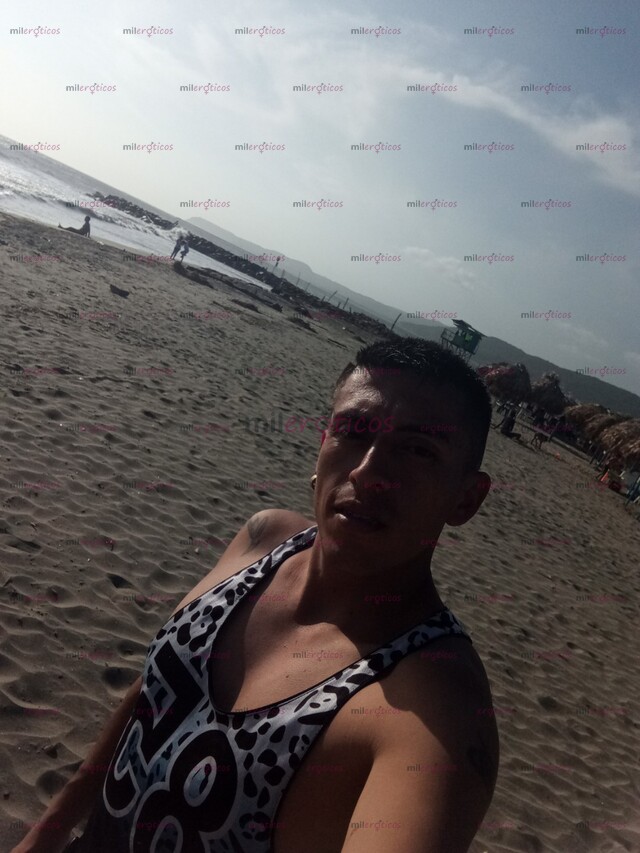 FOTOS DE ANDRÉS POLLO ARDIENTE HOT Y MUY COMPLACERTE