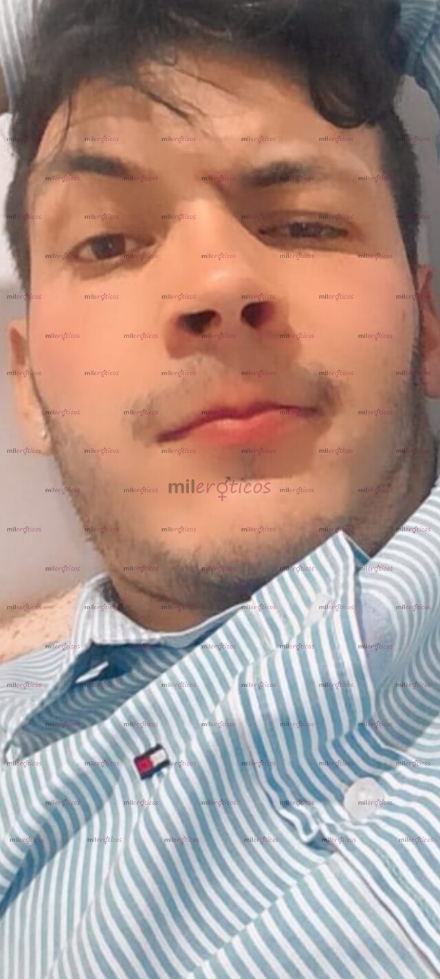 FOTOS DE COMPLACIENTE EXTROVERTIDO Y CON GANAS DE DARTE PLACER