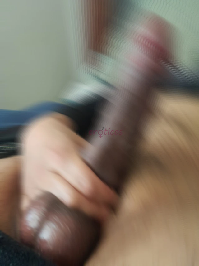 Hola soy un joven chileno dispuesto a cumplir tus fantasias mas calientes mis servicios apuntan solo a mujeres maduras que sepan disfrutar la compania...