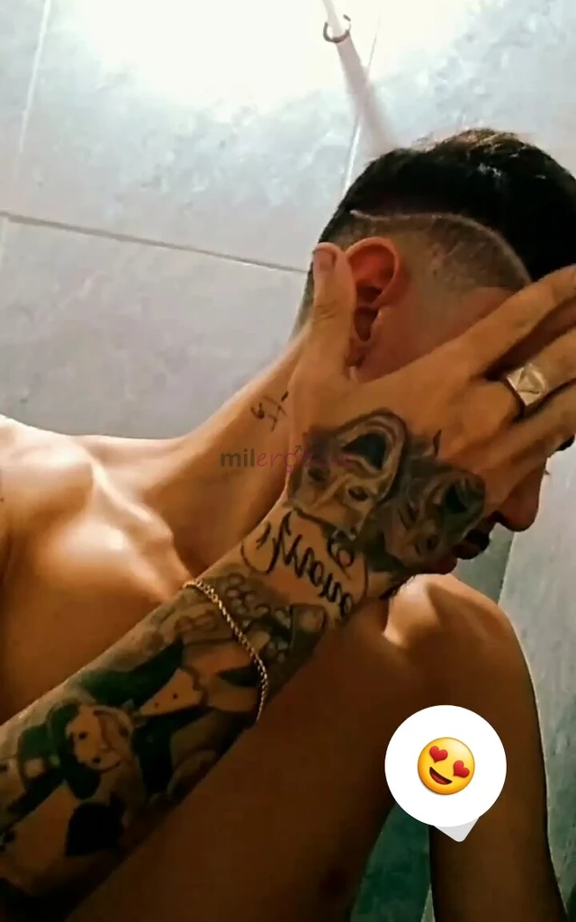 Ola prazer sou david tenho 22 anos sou branquinho alto e tenhi 20 cm de dote sou super tranquilo nao tenho pressa e gosto de conversar e fica super a...