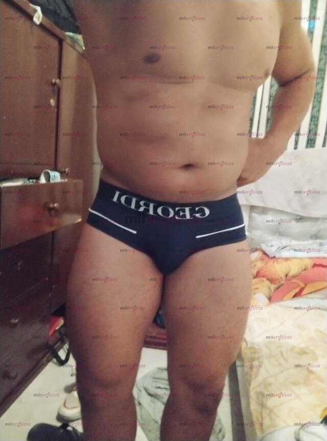 FOTOS DE MORENO CON BUENA DOTACIÓN RELAJACIÓN TOTAL