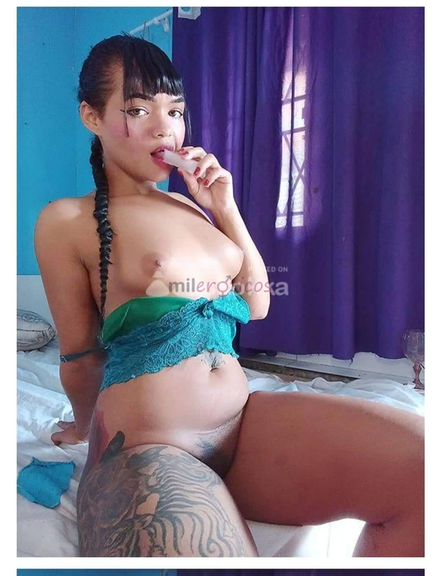 Ola sou mylla vamos gozar gostoso na chamada de video fico peladinha tenho varios brinquedos mostro o rosto vendo pacote de video e fotos vem bater um...