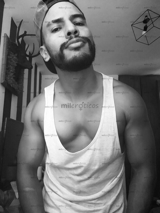 FOTOS DE CARIÑOSO SCORT MORENO, GUAPO, VARONIL, CALIENTE, CUMPLO FETICHES