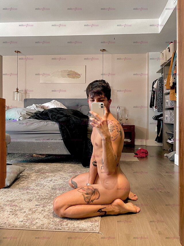 FOTOS DE DE VUELTA EN TU CIUDAD CHICO JOVEN Y CALIENTE