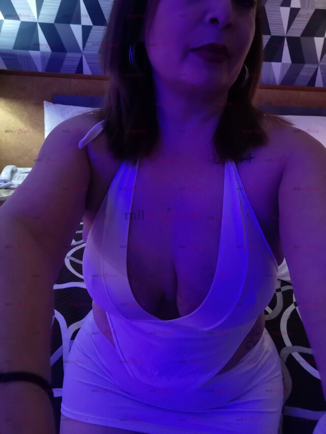 FOTOS DE CHICA MADURITA MUY EXPERIMENTADA, GUAPA, ELEGANTE, DIVERTIDA, ANSIOSA DE ESTAR E