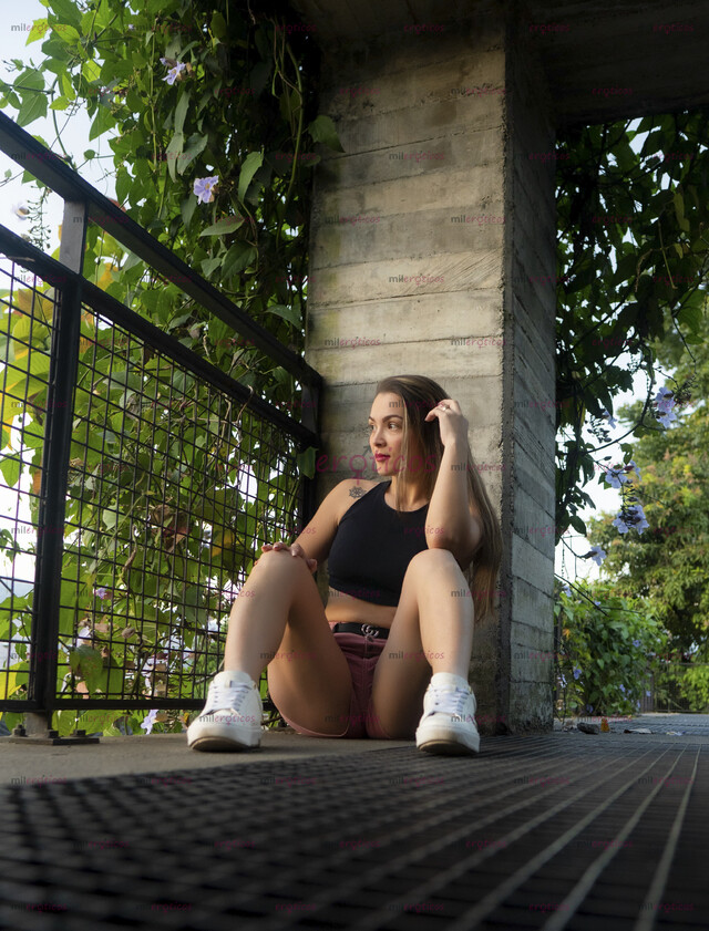 FOTOS DE COLOMBIANA, ALEGRE, GUERA Y COMPLETAMENTE NATURAL