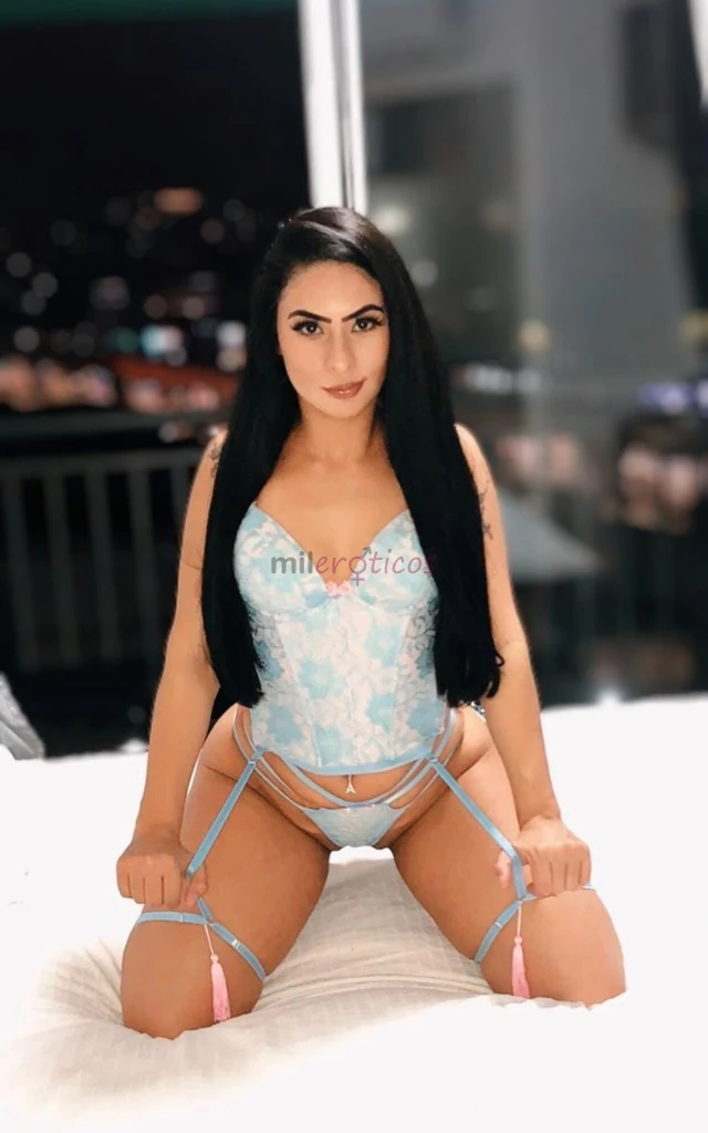 Sou uma linda acompanhante muito gostosa chamada bianca e tenho 25 anos com belissimas curvas um bumbum redondinho e durinho tenho seios lindos e natu...